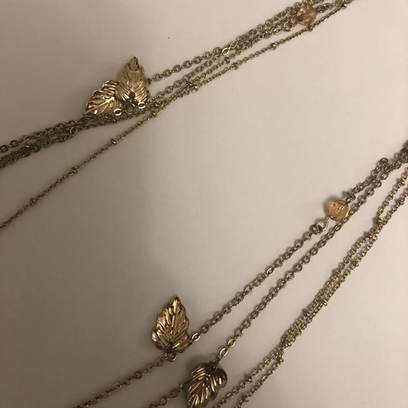 Gold leaf necklace - Picture 6 of 7